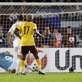 FB体育平台- 阿森纳新援破门助球队登顶积分榜  