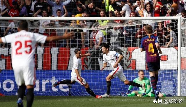  多特蒙德客场力克劲旅，紧追联赛领头羊